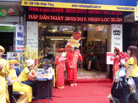 Tiệm vàng ngày Thần tài: Nơi quá tải, chỗ đìu hiu ảnh 8